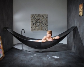 Floating bathtub is also a hammock: A great way to relax!