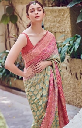 Janhvi Kapoor and Kajol show you how bandhini saris make the perfect look for the festive season