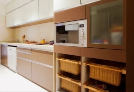 What are the most essential accessories for a modular kitchen?