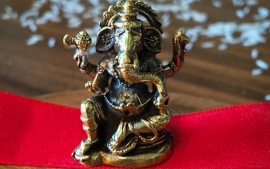 Things to consider: dos and don`ts for decorating your home with Ganesha idols