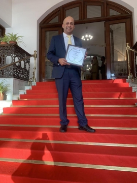 GOVERNOR OF MAHARASHTRA HONOURS KAPIL PATHARE WITH BUSINESS EXCELLENCE AND VIP INNERWEAR AS BEST BRAND 2021-22