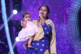 Delhi’s Sanjana Bhat who auditioned with holding her 6-month-old in her arms left the judges of Sa Re Ga Ma Pa speechless