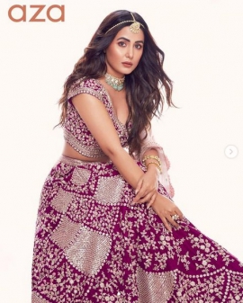 Hina Khan`s aubergine lehenga with a sweetheart neck choli is the perfect wedding outfit of the season