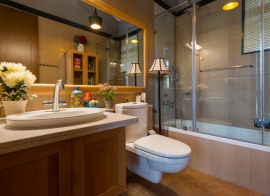 Every Bathroom Needs These 4 Types of Lights