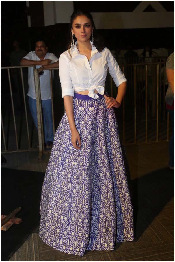 anushka sharma skirt with shirt