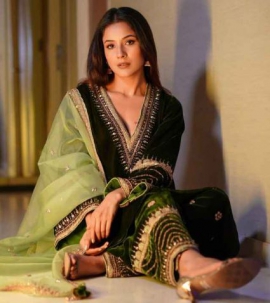 Deepika Padukone to Alia Bhatt: 6 Celebrity-approved velvet kurta sets for the winter wedding season