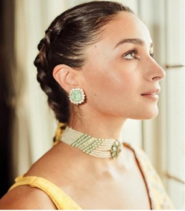 Alia Bhatt goes Laddoo Peela as she decks up in ethnic for bridesmaid duties; fans gush over her beauty