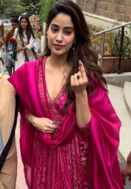 Janhvi Kapoor quickly changes from anarkali to mini dress for airport after voting in Mumbai; sports personalised dupatta