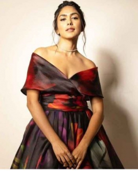 5 times Mrunal Thakur proved fit and flare dresses deserve that spotlight