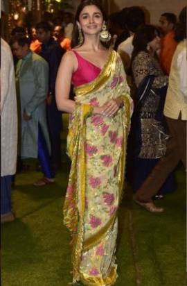 Alia Bhatt’s floral saree look from Ambani’s Ganesh Chaturthi celebrations can still be the best pick for minimalist new brides