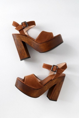 Platform heels are experiencing a major revival in 2026, evolving from their retro roots into sophisticated, versatile staples. While they still offer the dramatic height of the `70s and `90s, the cur